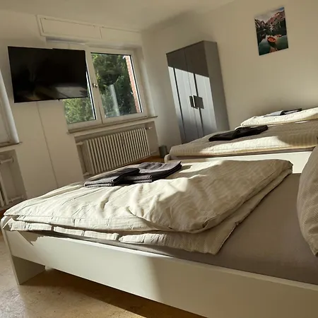 In Bestlage - Voll Ausgestattet Mit Kueche, Wlan, Smart-tvs & Parkplaetze Paderborn