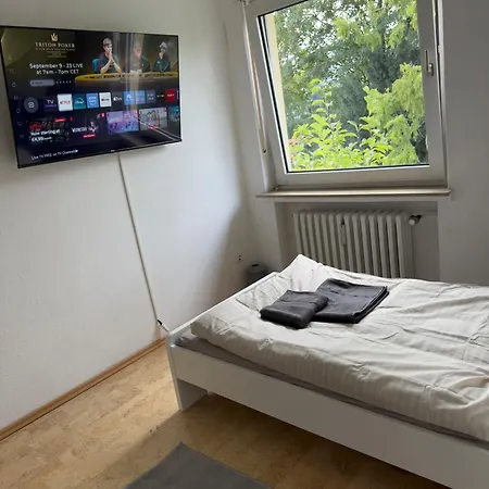 In Bestlage - Voll Ausgestattet Mit Kueche, Wlan, Smart-tvs & Parkplaetze Apartment