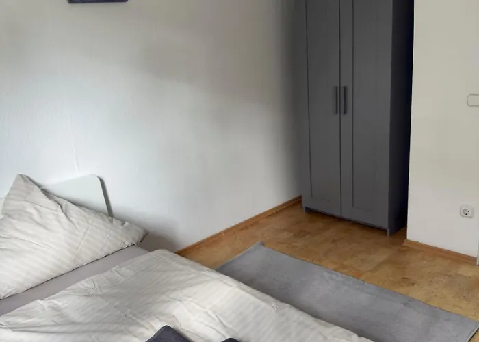 In Bestlage - Voll Ausgestattet Mit Kueche, Wlan, Smart-tvs & Parkplaetze *